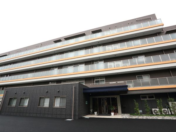 現代的な建物の外観