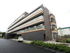 モダンな建物の外観