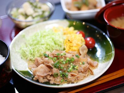 和風の彩り豊かな食事