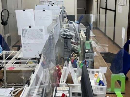 受付カウンターの内観  