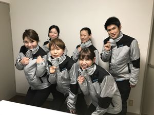 笑顔のスタッフ集合  