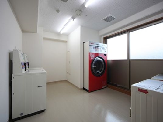 洗濯機とシンクの部屋