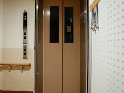 バリアフリーのエレベーター