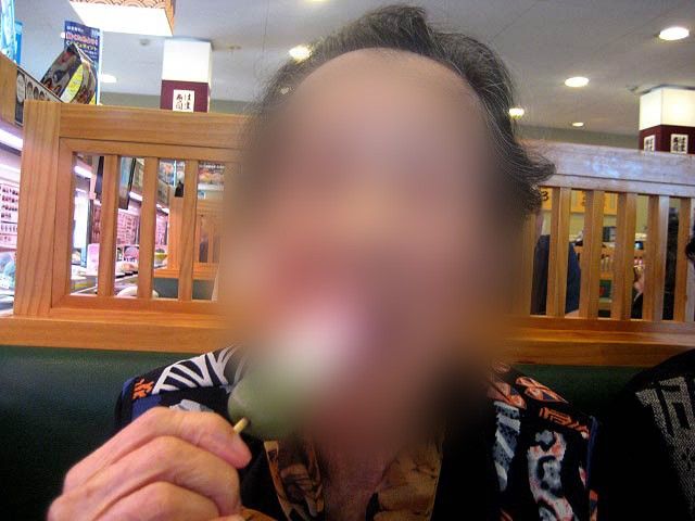 温かい交流の場 ダイニングルーム 広々としたダイニングルームでは、リラックスした雰囲気の中で食事を楽しめます。