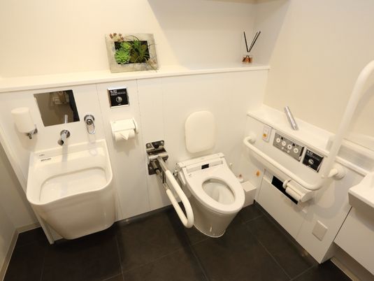 バリアフリーなトイレ設備