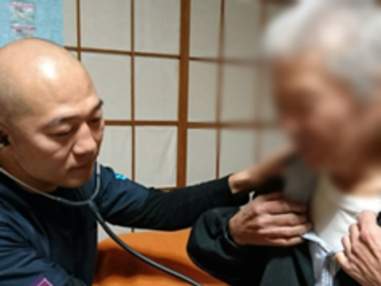 親身な介助の様子