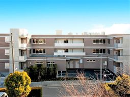 暖かみのある建物外観