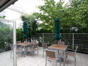 緑豊かな開放的なテラス