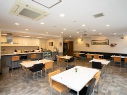 明るいダイニングスペース