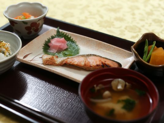 和風の健康的な食事