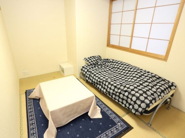 和室風の居室 和室 落ち着いた雰囲気の和室風居室です。機能的なベッドと広々とした空間で、快適な生活を送れます。