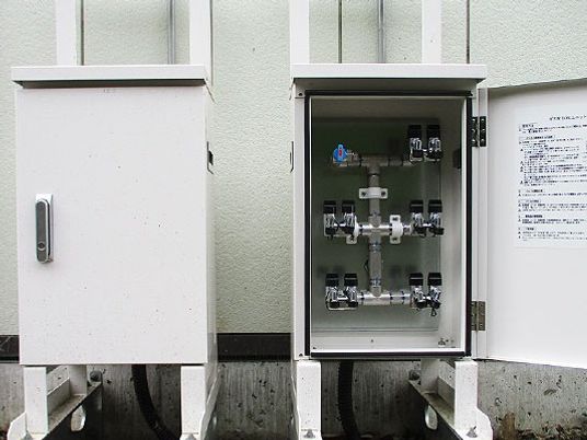 設備ボックスの通路側  