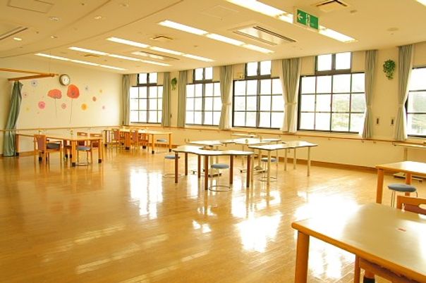 広々としたダイニングルーム