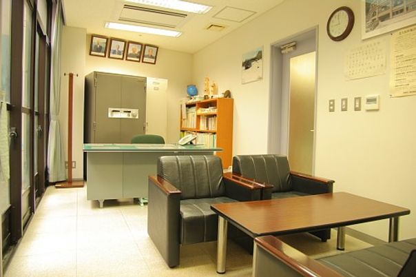 落ち着いたラウンジ