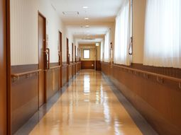 清潔感あふれる廊下