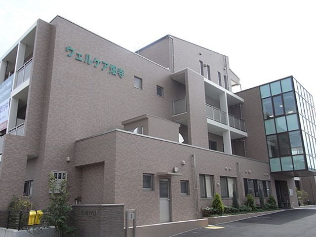 近代的な外観の建物 外観 シンプルで近代的なデザインの建物です。明るい色調の外壁が特徴で、清潔感があります。