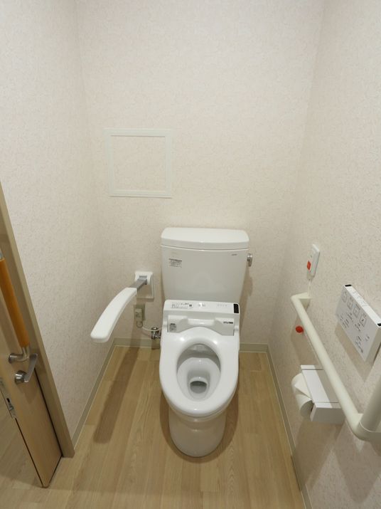 バリアフリー対応のトイレ
