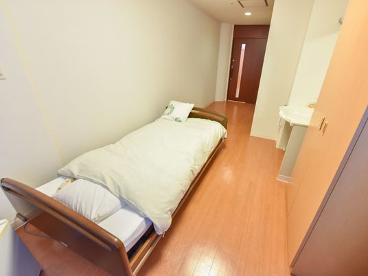 洋室のシンプルな居室