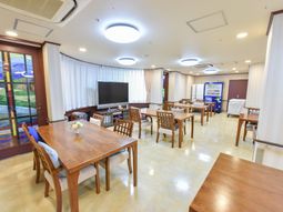 明るい共通スペースの様子