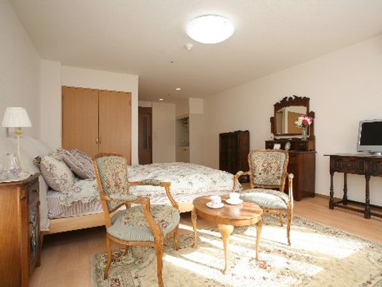 落ち着いた雰囲気の居室