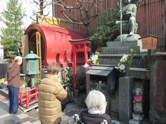 静かな庭の一角