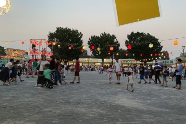 多様な活動が行われている広場