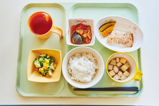 食事トレー