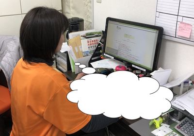働くスタッフの姿