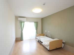 広々とした洋室の居室