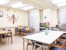 暖かい雰囲気のダイニング