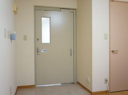 居室のドア画像