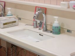 清潔な洗面台のアップ