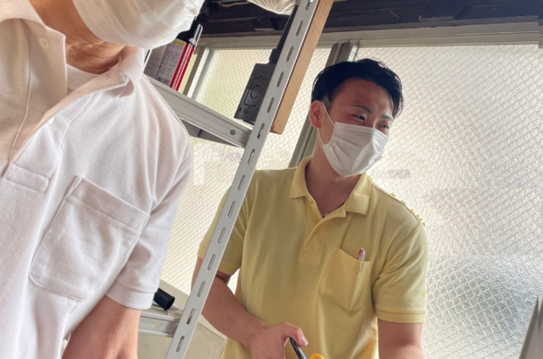 働くスタッフの様子