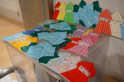 色とりどりの折り紙作品
