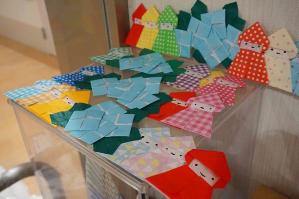 色とりどりの折り紙作品