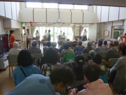 イベントが行われる多目的室