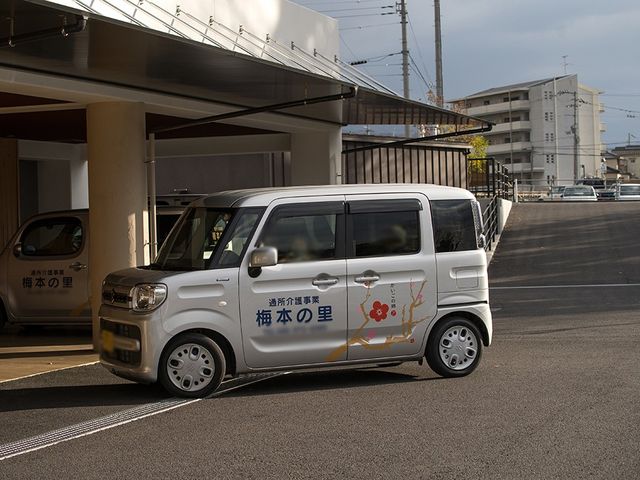 施設の送迎用車両 外観 施設の送迎用車両が停車しています。快適な移動をサポートします。