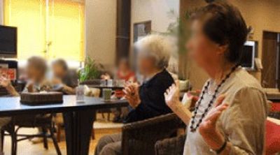 自然光が入る広間