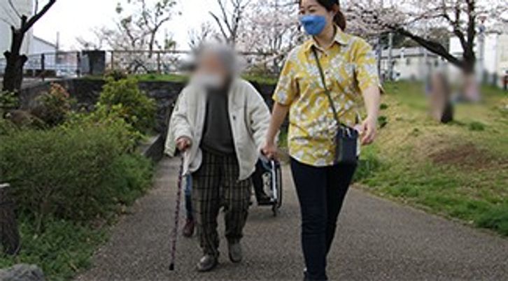 散策路での交流