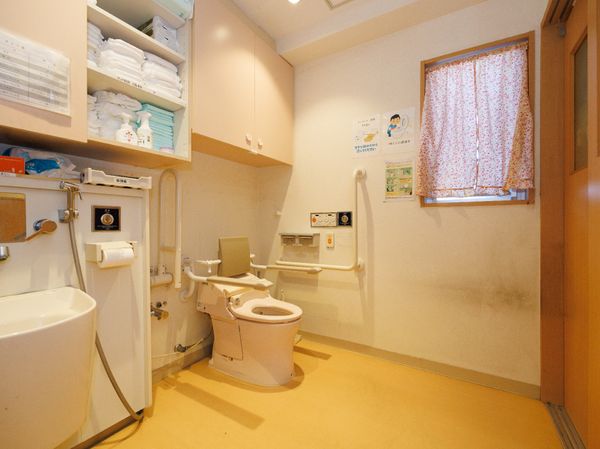 バリアフリーのトイレ設備