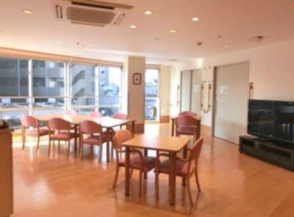 明るい食堂の風景