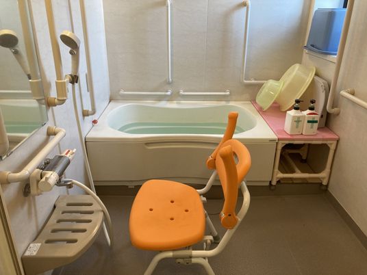 便利な設備の浴室