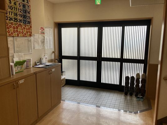 入口を示すスペース