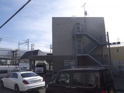 駐車スペースのある建物