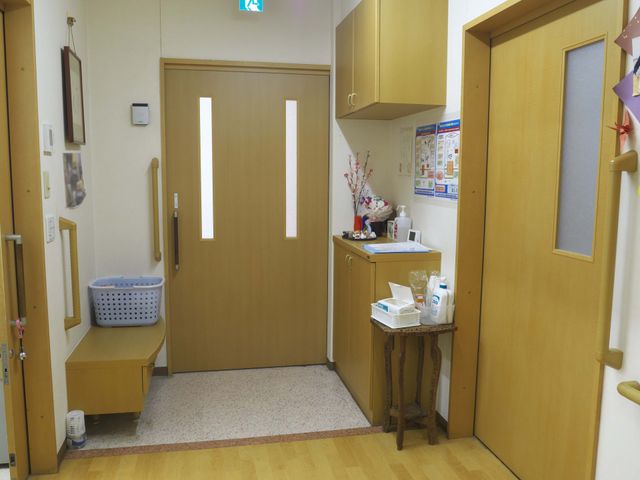 便利な動線の廊下 廊下 広々とした廊下には手すりが設置され、安全な移動をサポートします。快適な設計です。