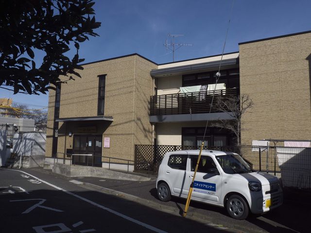 施設の外観 外観 落ち着いた雰囲気の外観が特徴です。周囲の環境も穏やかで、働きやすさを感じられます。