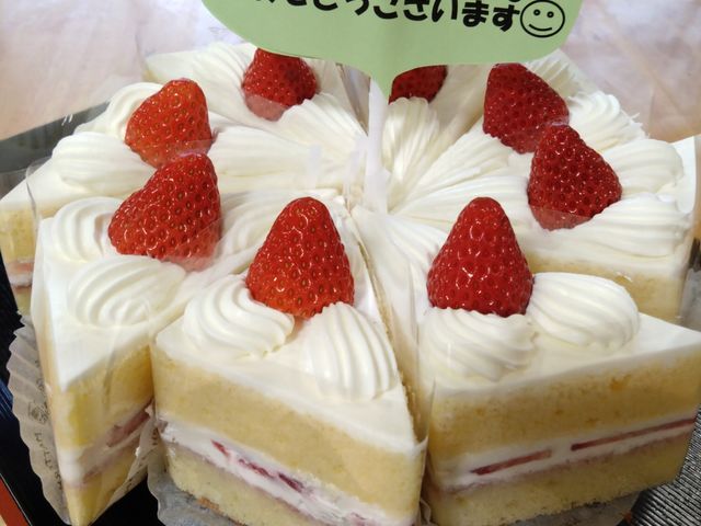 お祝いケーキ