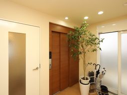 エレベーター前の廊下