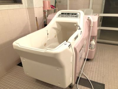 機械式浴槽の浴室