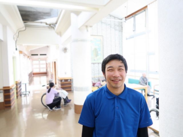 明るい廊下 廊下 自然光あふれる明るい廊下です。スタッフが通行しやすい広さになっています。